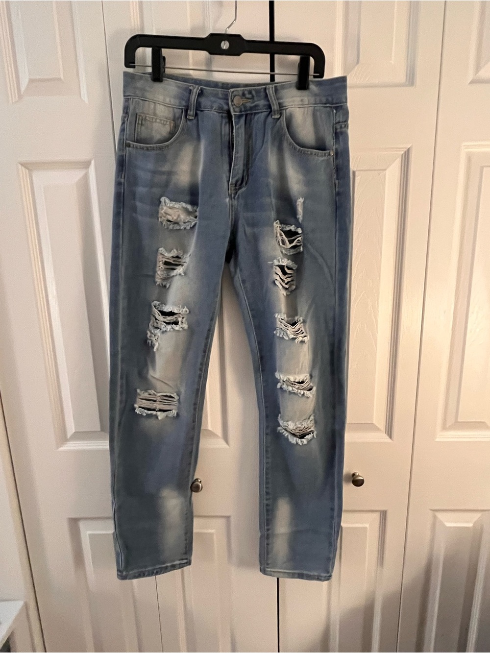 Source Unknown Light Blue Distressed Straight Jeans